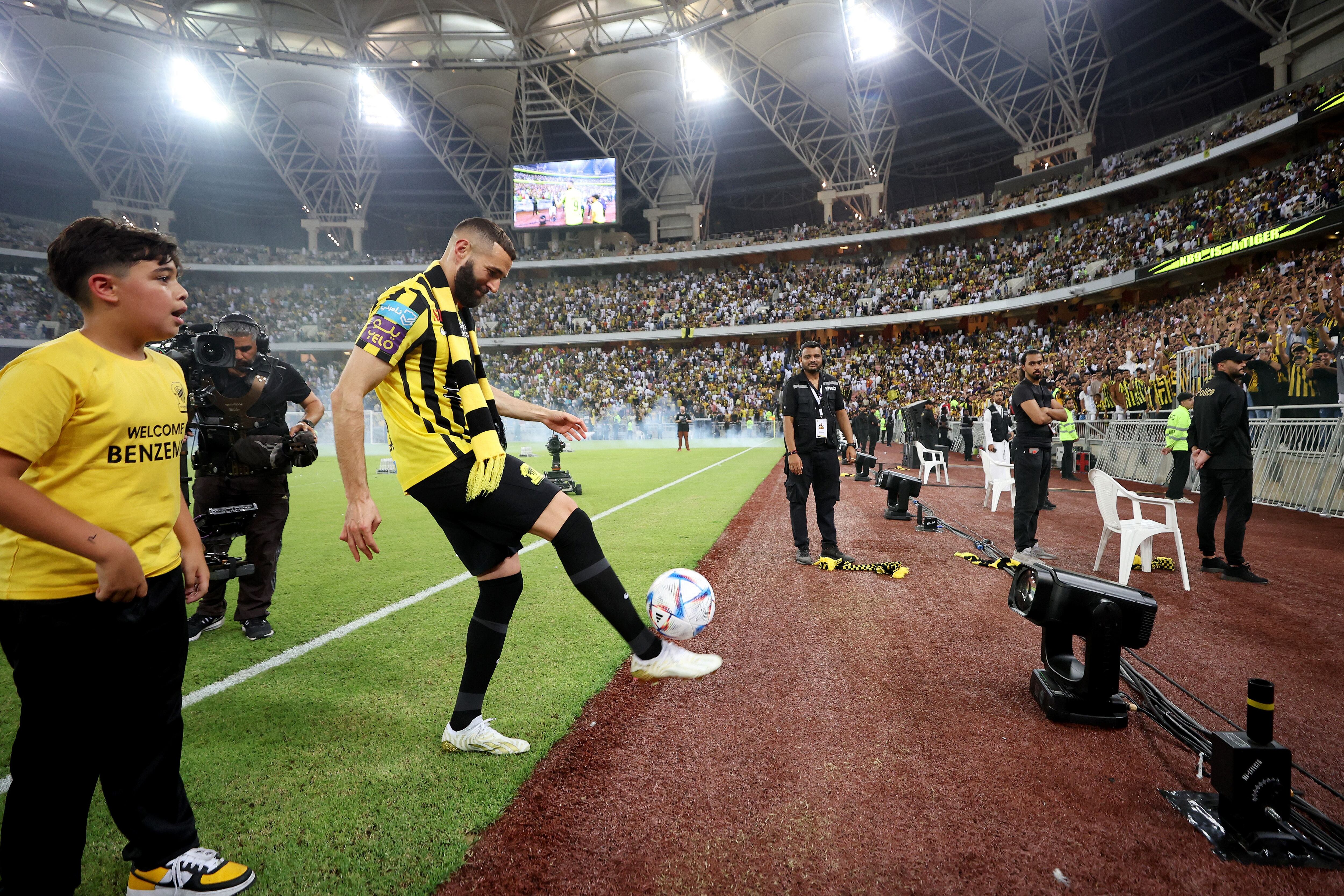 Benzema and Kante's Al-Ittihad have clash ABANDONED amid claims 'team  refused to play because of statue next to pitch