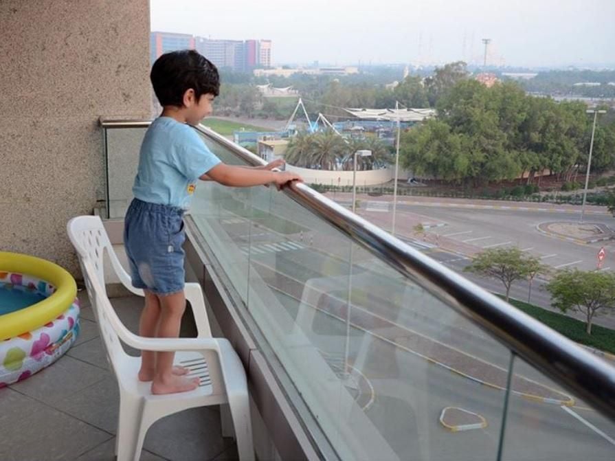 Abu Dhabi Police issue fresh safety warning to prevent child fall deaths