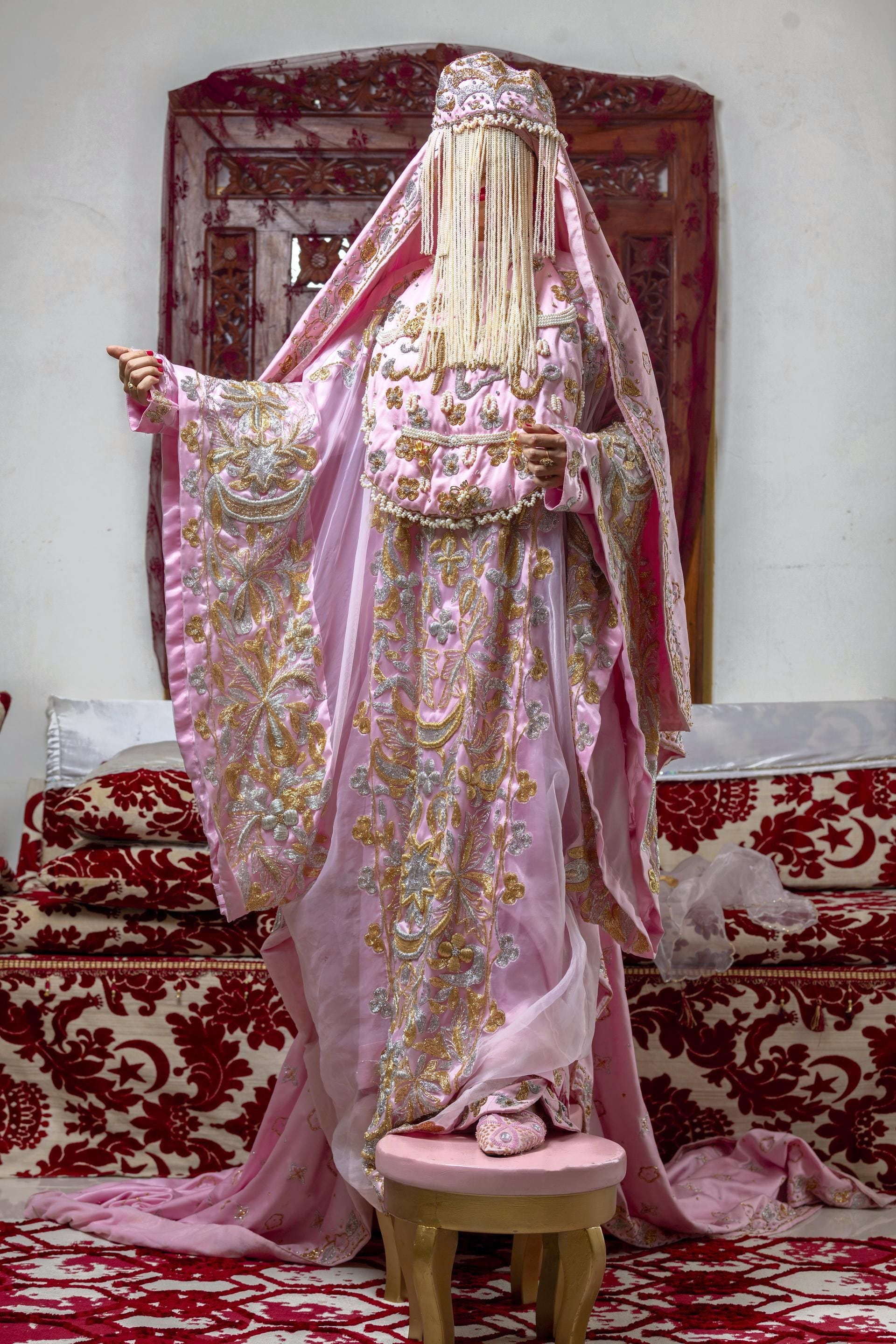 Traditional Saudi Arabia Clothing | vlr.eng.br