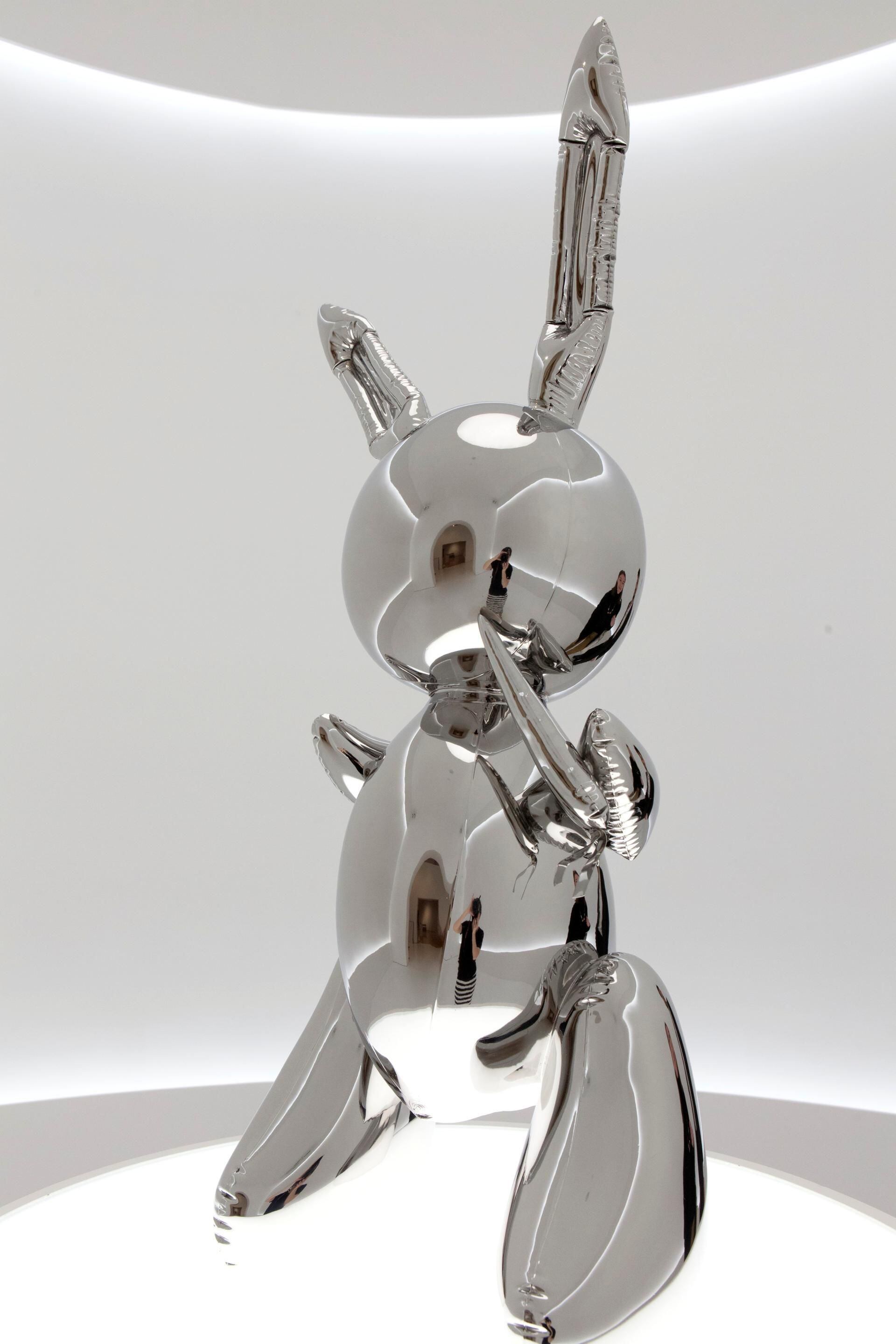 Jeff Koons breaks records as bunny sculpture sells for $91 million