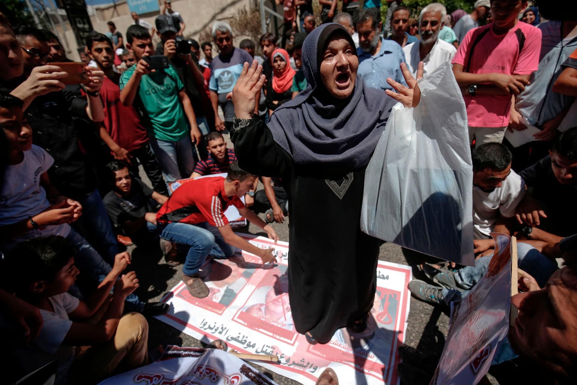 spøgelse respekt Adgang Jordan warns of 'serious consequences' of revoking Palestinian refugee  status