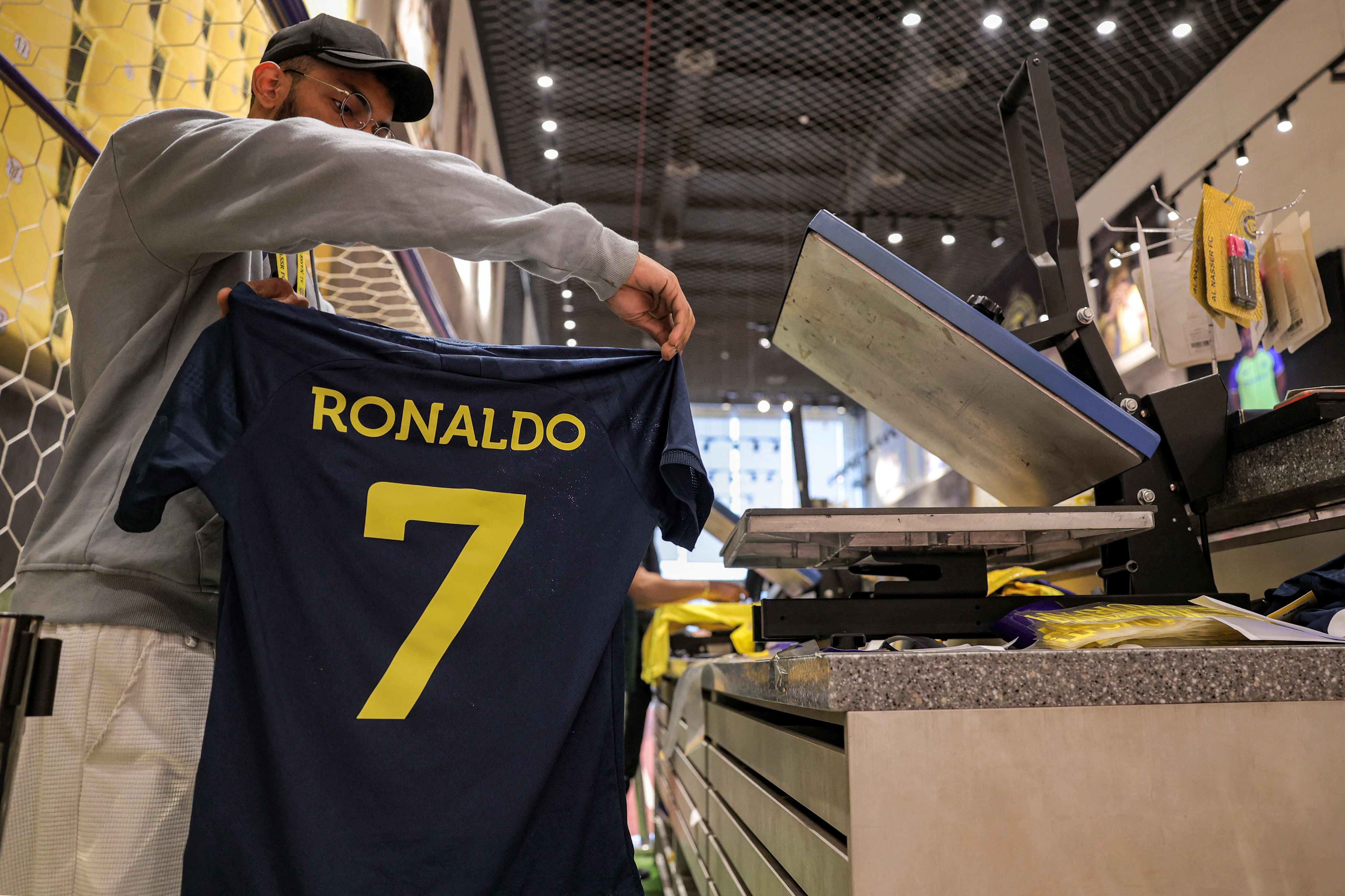Cristiano Ronaldo Al-Nassr jersey: Where can I buy it and what is