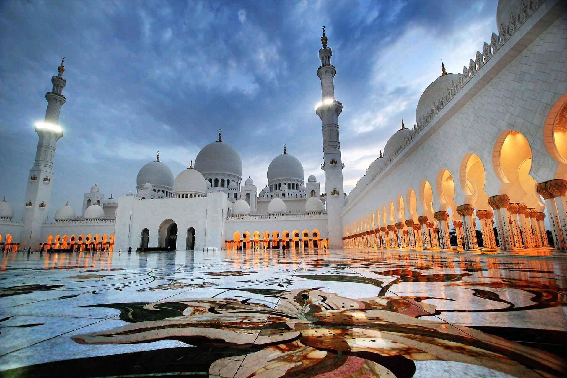 Sheikh Zayed Grand Mosque attracts  million visitors in first half of  year