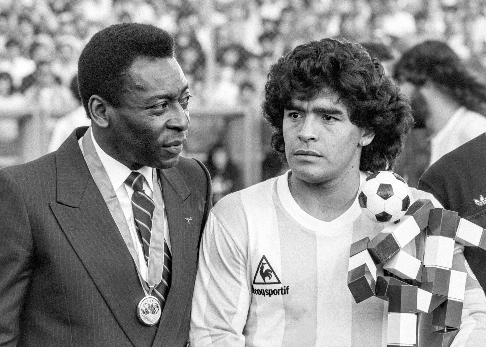 I imagine my friend Diego's party in heaven' - Pele and Ronaldo