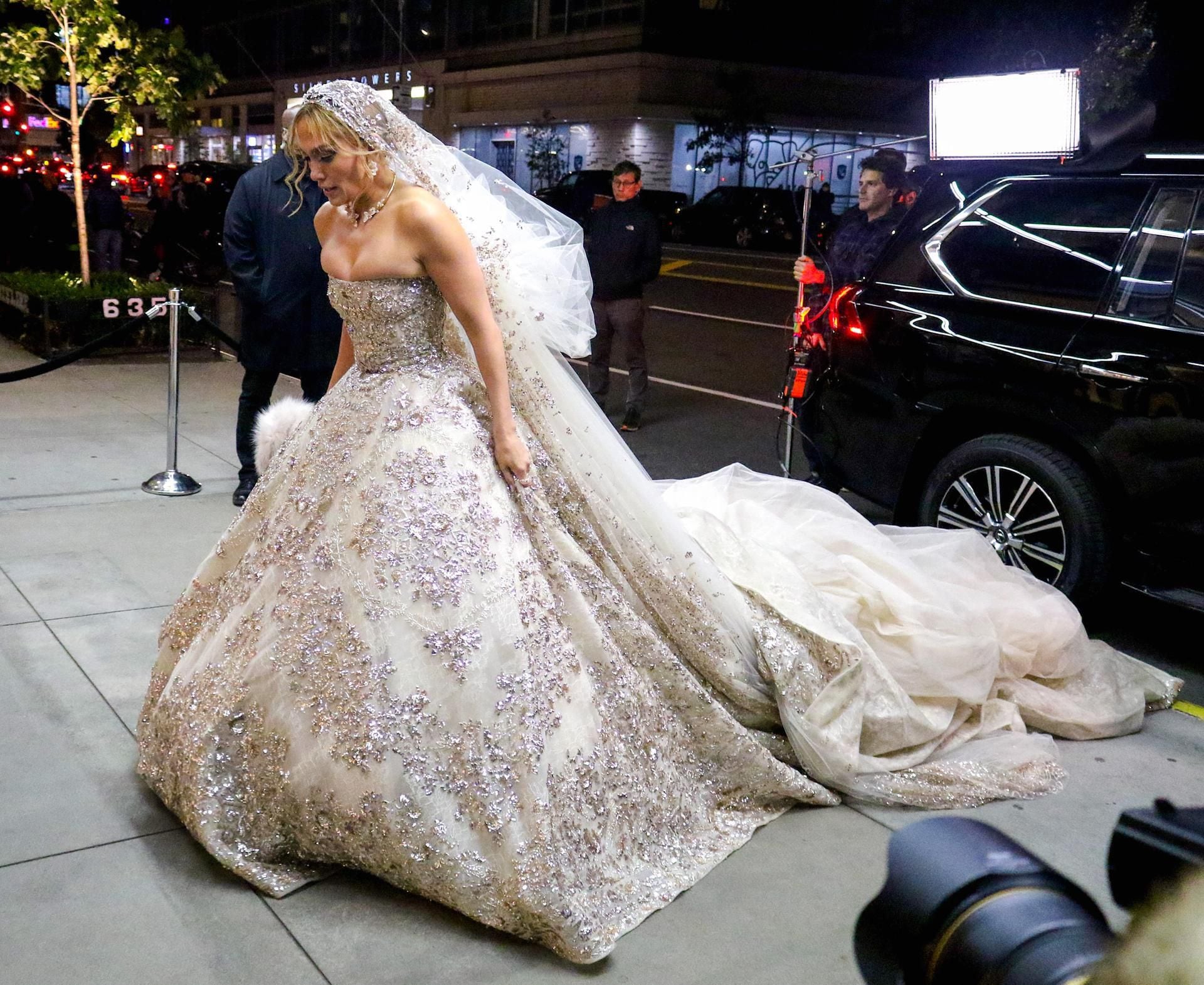 Jennifer Lopez Wears Zuhair Murad Couture Wedding Gown In, 56% OFF
