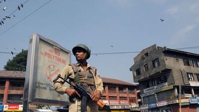 An Indian paramilitary serviceman in Indian Kashmir (Rouf Bhat / AFP)