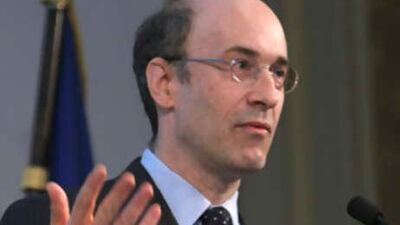 Kenneth Rogoff, a former chief economist of the IMF, has said SWFs may not make huge profits.
