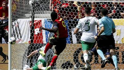 Romelu Lukaku of Belgium scores the 1-0 during the Uefa Euro 2016 group E preliminary round match between Belgium and Republic of Ireland at Stade de Bordeaux in Bordeaux, France, 18 June 2016. Rungroj Yongrit / EPA
