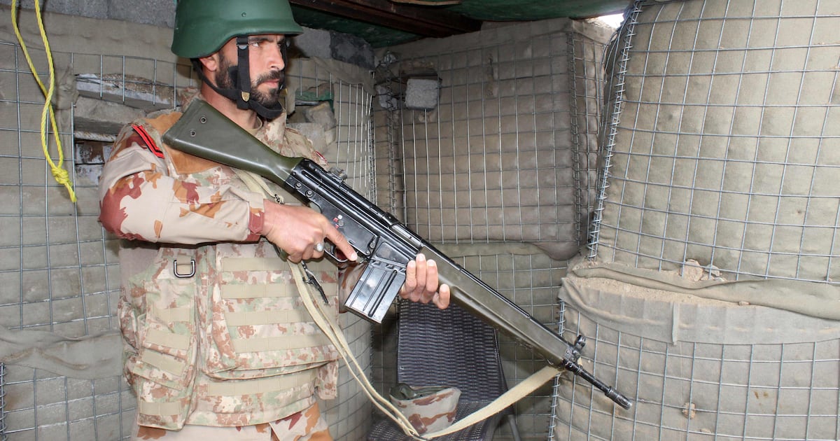 अफगानिस्तान-पाकिस्तान संघर्ष कैसे शांत होगा? | राष्ट्रीय