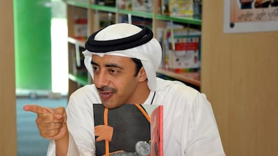 After a friendly chat and discussion with the pupils, Sheikh Abdullah read them “The Clean Dirham”, an allegory about the importance of using money to make others happy. Wam