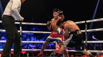 Majid Al Naqbi (r) suffered his first pro defeat against John Lawrence Ordonio in their lightweight contest.