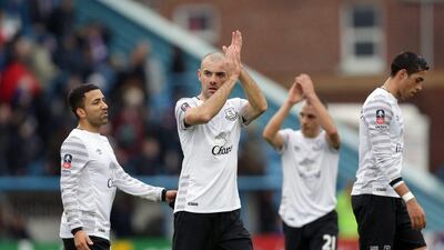 Darron Gibson of Everton celebrates his sides victory at the end of the game during the FA Cup Fourth Round match between Carlisle United and Everton at Brunton Park on January 31, 2016 in Carlisle, England. (Photo by Clint Hughes/Getty Images)