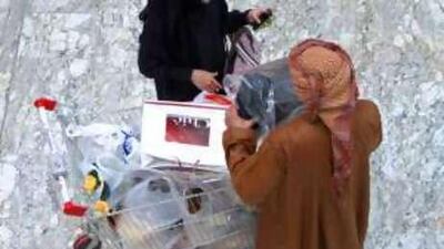 There are conflicting theories whether consumer spending is directly hinged on current economic conditions.