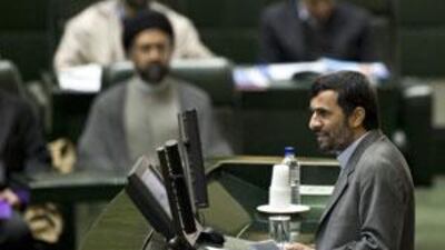 Mahmoud Ahmadinejad, the president of Iran, speaks to parliamentarians in Tehran yesterday.