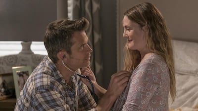 Timothy Olyphant and Drew Barrymore in Santa Clarita Diet, a horror-comedy by Victor Fresco. Saeed Adyani / Netflix