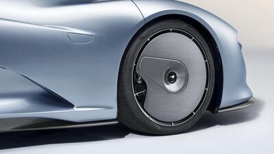 The exterior styling has hints of past British masterpieces such as the Jaguar XJ220 and Aston Martin's Valkyrie. McLaren