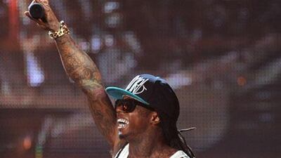 The rapper Lil Wayne plans to release his new album Tha Carter IV on the web tonight and in stores tomorrow.