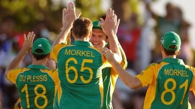 Morne Morkel, centre, the South Africa fast bowler, took four Sri Lanka wickets on Wednesday.
