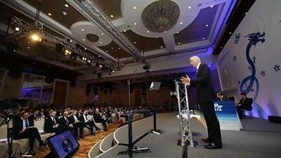 Tony Tyler addresses the annual general meeting of the International Air Transport Association in Beijing yesterday. Jason Lee / Reuters