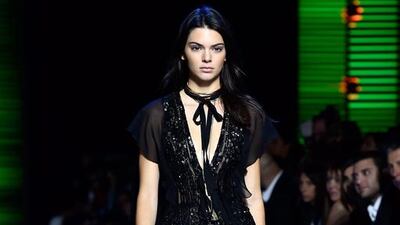 PARIS, FRANCE - OCTOBER 03: Model Kendall Jenner walks the runway during the Elie Saab show as part of the Paris Fashion Week Womenswear Spring/Summer 2016 on October 3, 2015 in Paris, France. (Photo by Pascal Le Segretain/Getty Images)