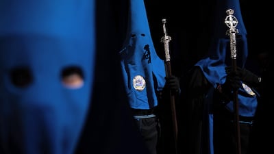 Célébrations de la Semaine Sainte en Espagne et cricket en Inde