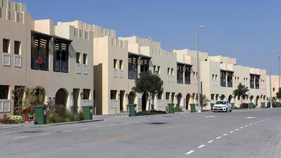 HYDRA VILLAGE VILLAS: Q4 2015 - Q1 2016 no change. Q1 2015 - Q1 2016 up 6%. 2BR - between Dh80,000 and Dh85,000. 3BR - between Dh90,000 and Dh115,000. Pawan Singh / The National