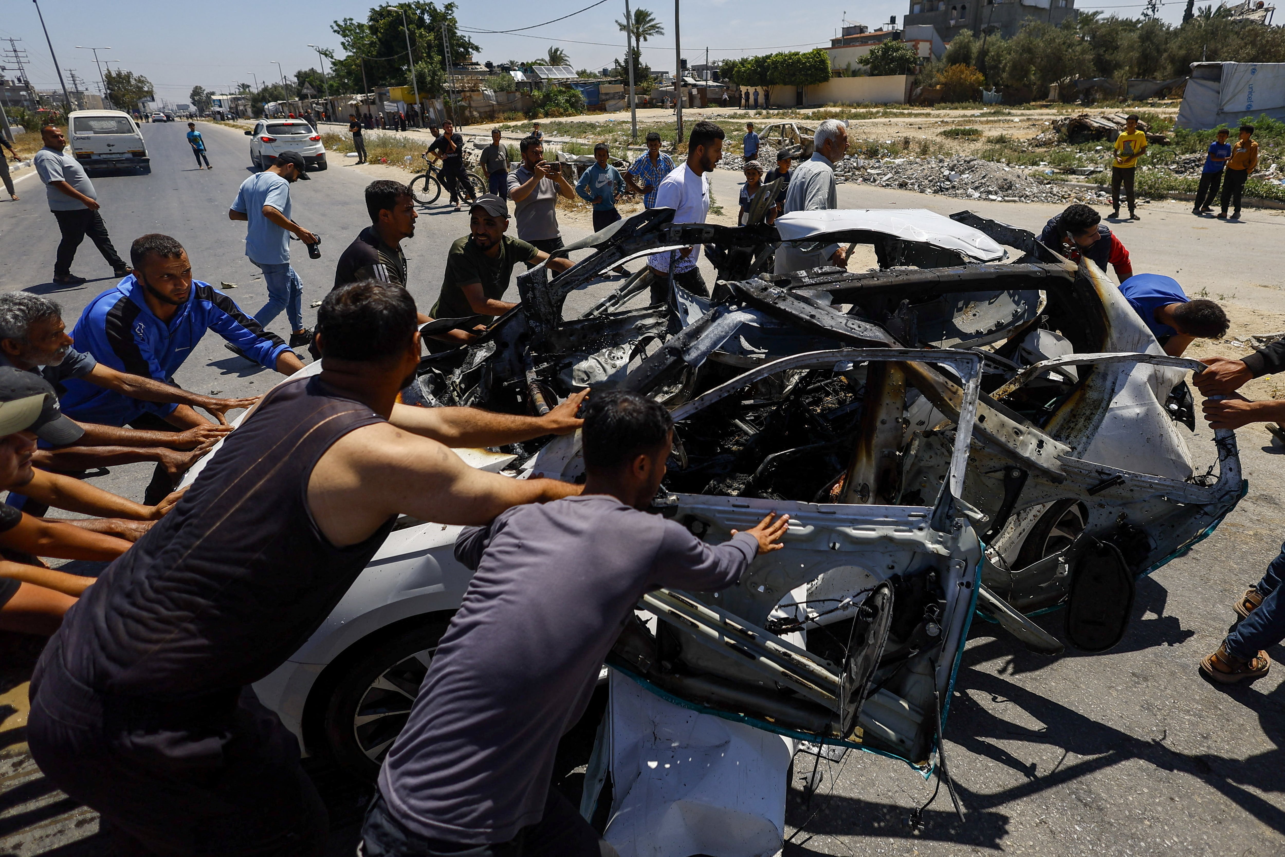 Hamas-Mladenov talks postponed as disarmament continues to stymie Trump's Gaza plan