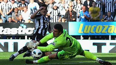Joey Barton, left, the Newcastle midfielder, says he is used to hostile receptions.