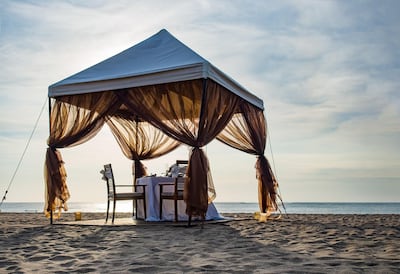 Diners can each a private beach-side dinner, organised by Shangri-La Hotel, Qaryat Al Beri