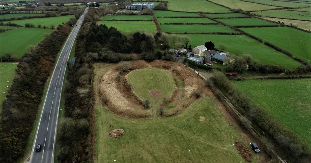 Archaeologists in Britain find stone circle within prehistoric ritual ...