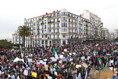 Algerians protesting in Algiers / AFP