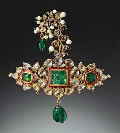 Gold and enamelled Sirpech (turban ornament), detailed with emeralds, diamonds and pearls. Courtesy Royal Collection Trust © Her Majesty Queen Elizabeth II 2017