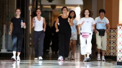 Mall walking is an increasingly popular form of exercise. A 30-minute speed walk that includes stair and escalator climbing can burn around 200 calories.