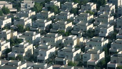 SPRINGS VILLAS: Q4 2015-Q1 2016 up 4%. Q1 2015-Q1 2016 up 1%. 2BR - between Dh120,000 and Dh130,000. 3BR - between Dh180,000 and Dh210,000. Pawan Singh / The National