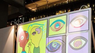 Artist Tarsila Schubert working on her acrylic painting + 3D projection. Courtesy Nokia