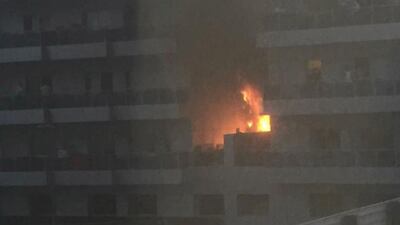 Hundreds of people were stranded in Deira on Monday evening after a fire ripped through a building. Photo courtesy @sandierpastures via Twitter