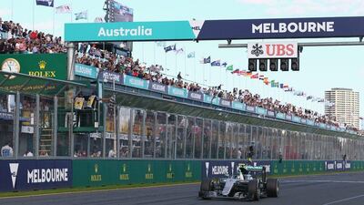 Nico Rosberg of Germany drives the (6) Mercedes and takes the chequered flag during the Australian Grand Prix at Albert Park on March 20, 2016 in Melbourne, Australia. (Photo by Robert Cianflone/Getty Images)