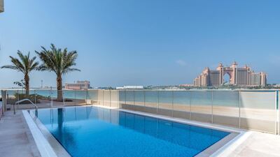 With views of Atlantis The Palm, there is an air of ultra-luxury. Courtesy LuxuryProperty.com