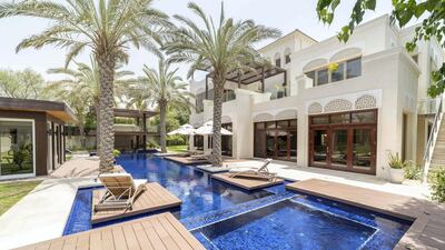 There's no shortage of sunbathing positions.