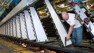 Boeing receives the first shipment of advanced composite parts from Strata in 2014. Wam
