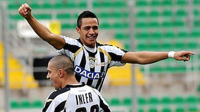 Chelsea are hoping that a personal call from Andre Villas-Boas, the new manager, will help persuade Alexis Sanchez, of Udinese, to move to Stamford Bridge.