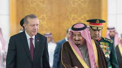 Saudi King Salman and Turkish President Recep Tayyip Erdogan in Riyadh on February 14, 2017. Saudi Arabia's top leadership met Turkey's president during a visit to further strengthen ties as part of a Gulf tour ahead of Syria peace talks. AFP PHOTO / SAUDI ROYAL PALACE / BANDAR AL-JALOUD