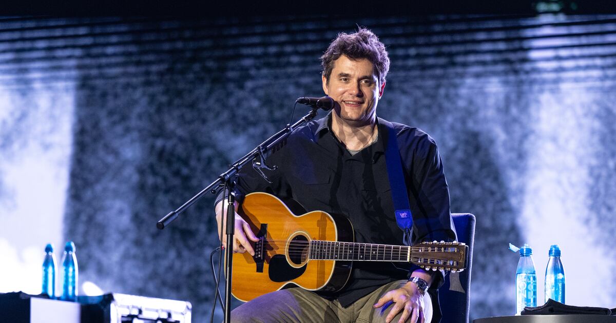 John Mayer at Saadiyat Nights review: Hitmaker proves less is more