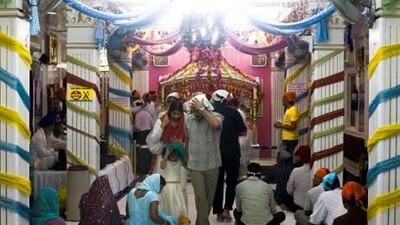 The Gurdwara temple received hundreds of worshippers to mark the start of Diwali.
