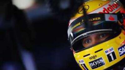 Lewis Hamilton is looking to bounce back from the disappointment of losing his appeal against his penalty in Belgium with a strong performance on the track in Singapore.