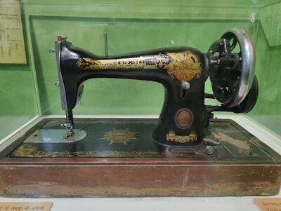 A vintage Singer sewing machine carried by one refugee across the border. Photo: Kalpana Sunder