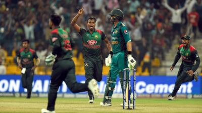 Bangladesh bowler Rubel Hossain, centre, seen here during the 2018 Asia Cup in Abu Dhabi, is struggling with injury ahead of the Cricket World Cup in Britain starting May 30. AFP
