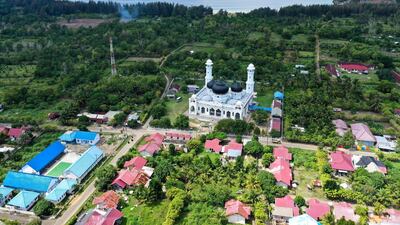 General view of the Rahmatullah mosque in Lampuuk, Aceh province, which was hit by the December 26, 2004 tsunami. AFP
