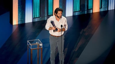 Thomas Rhett poses with the Entertainer of the Year award onstage during the 55th Academy of Country Music Awards at the Grand Ole Opry on September 16, 2020 in Nashville, Tennessee. AFP