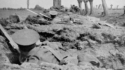 English soldiers with bayonets fixed at the Battle of Ypres in 1915. Photo12 / UIG / Getty Images